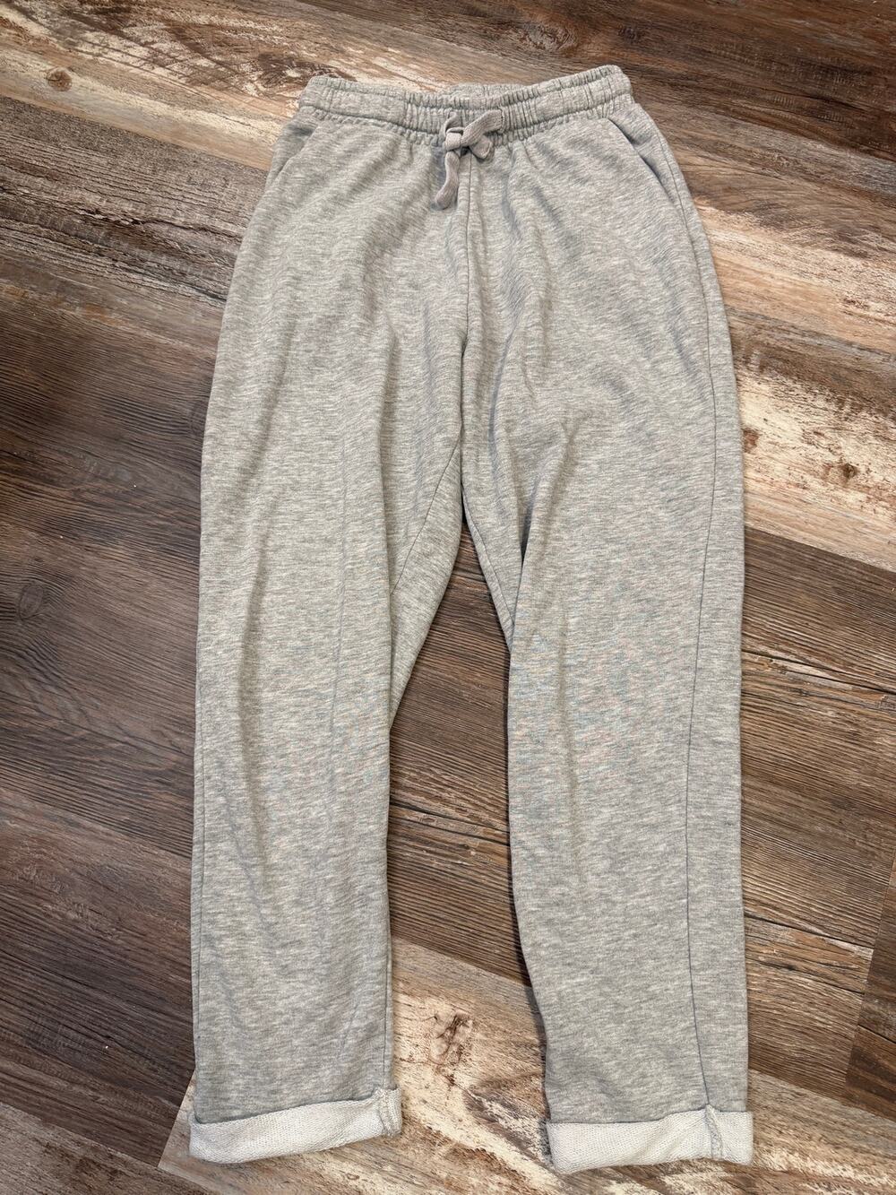 Zara cropped jogger sweatpants in gray size small EUC casual comfort style